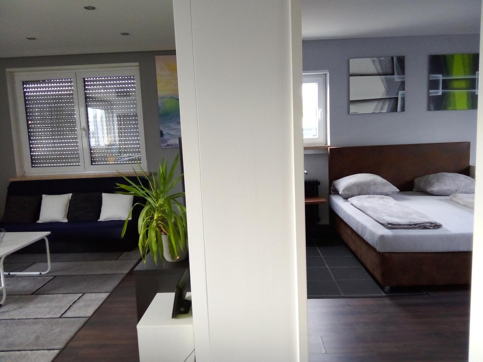 Apartments - Geraeumige 95 Qm Mit Balkon Augsburgo Exterior foto
